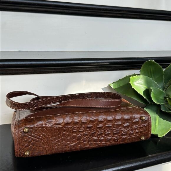 Brahmin Genuine Leather Crossbody Shoulder Bag, Adjustable Strap purse Zip Top - Picture 7 of 10